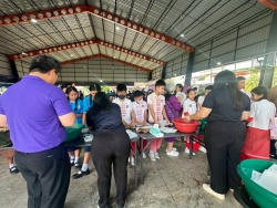 LINE_ALBUM_20269 อนุรักษ์พันธุกรรมพืช_260220_26.jpg - เทศบาลตำบลสันป่าตองได้ดำเนินการจัด โครงการอนุรักษ์พันธุกรรมพืชอันเนื่องมาจากพระราชดำริ สมเด็จพระกนิษฐาธิราชเจ้า กรมสมเด็จพระเทพรัตนราชสุดาฯ สยามบรมราชกุมารี | https://www.sanpatong.go.th